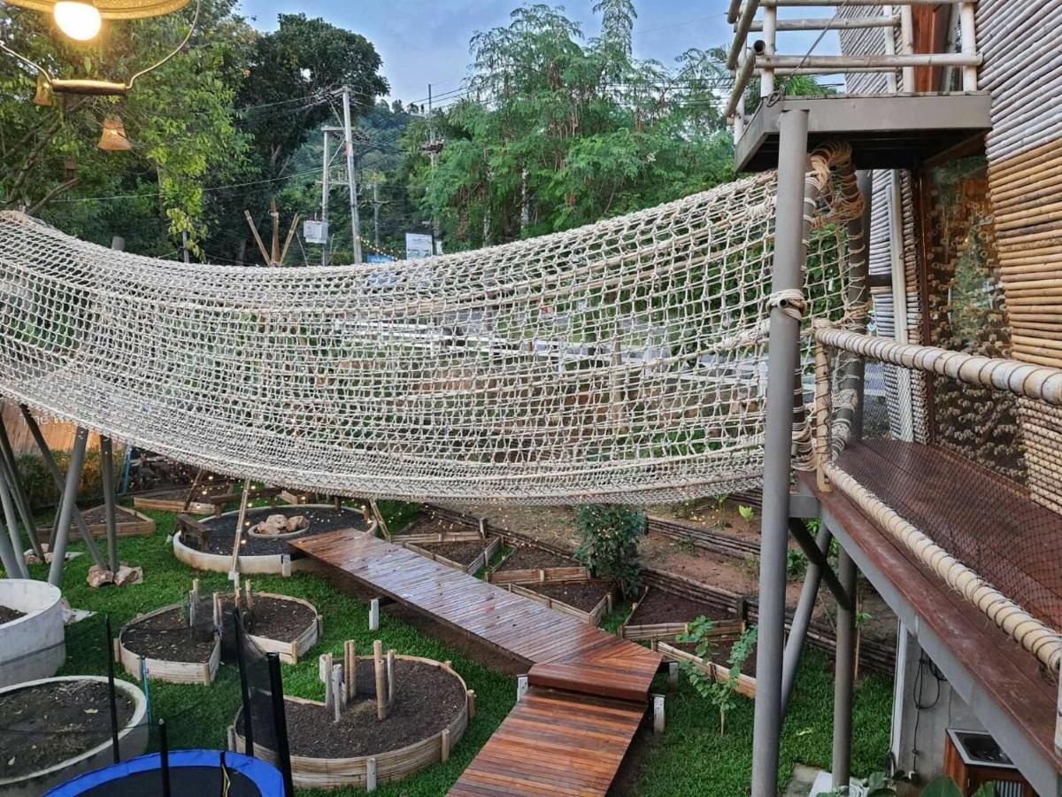 Hotel The Mud Bamboo Cafe And Beds Ban Bang Po Exterior foto