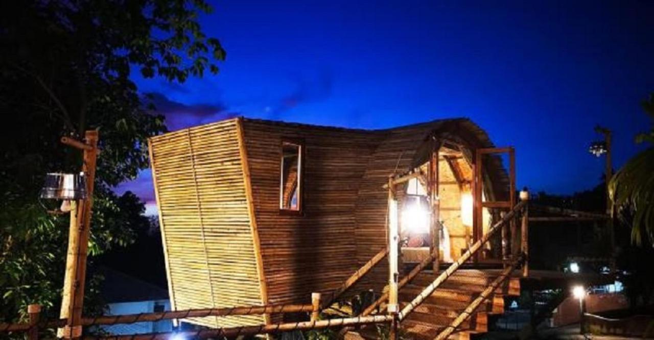 Hotel The Mud Bamboo Cafe And Beds Ban Bang Po Exterior foto